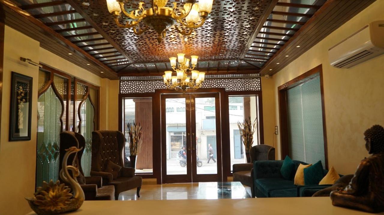 Hotel Sukh Mehal Dzsálandhár Kültér fotó