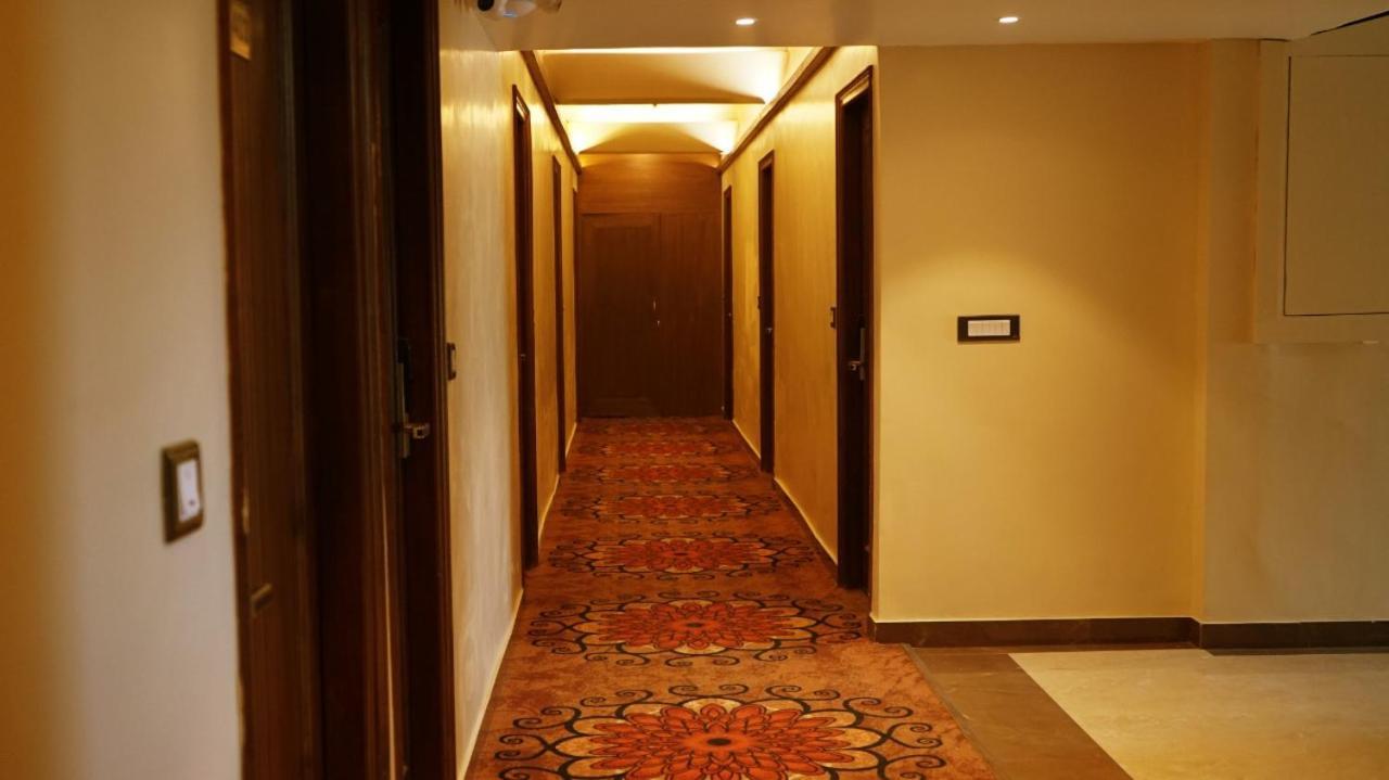 Hotel Sukh Mehal Dzsálandhár Kültér fotó